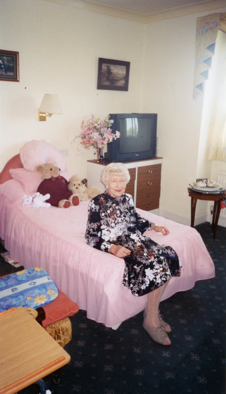 Adrians Mom in assisted living- Bascombe Court- Aug 2002 2